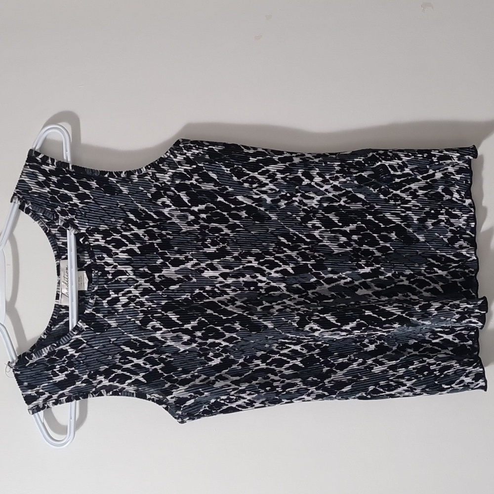 🟡GORGEOUS Tradition  Collection Vintage Tank Size Medium